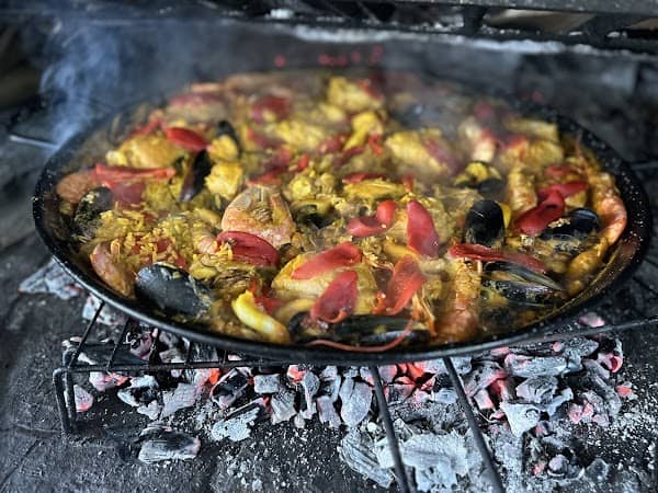 Bar-Restaurant & Chambres d’hôtes La Cheminée à Tardets-Sorholus, France