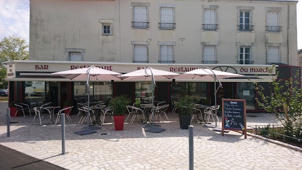 Bar restaurant du marché à Ancenis-Saint-Géréon, France