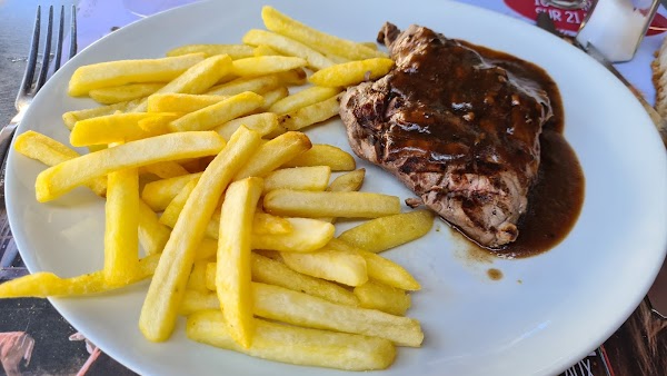 Bar restaurant du marché à Ancenis-Saint-Géréon, France