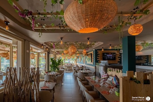 Bistro Frégate | Restaurant Traditionnel Méditerranéen à Six-Fours-les-Plages, France