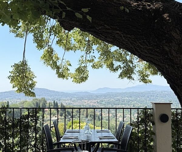 Restaurant BISTROT LOUGOLIN à Grasse, France
