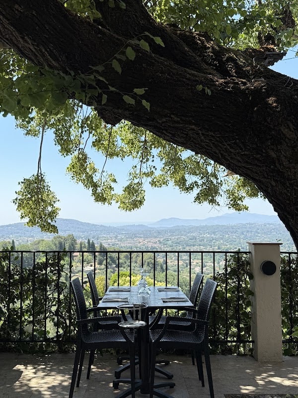 Restaurant BISTROT LOUGOLIN à Grasse, France
