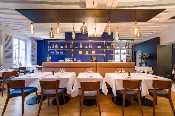 Restaurant Bleue Blanche Rouge à Versailles, France