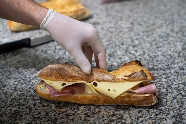 Restaurant Boulangerie L’atelier Papilles Cluses à Cluses, France