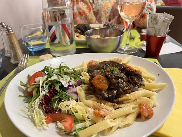 Restaurant Brasserie au café à Antibes, France