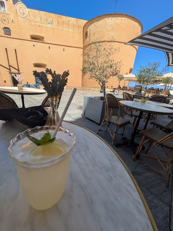 Restaurant Brasserie Glacier Café Louise à Bastia, France