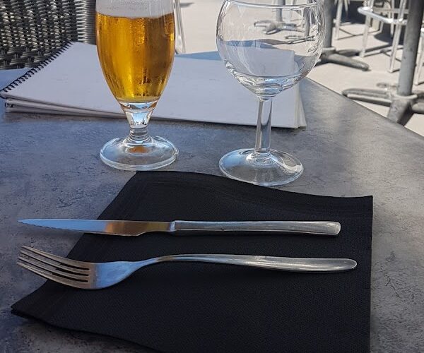 Restaurant Brasserie Midi Café 3 à Aigues-Mortes, France