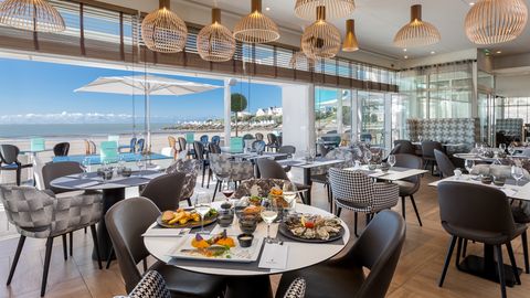 Restaurant Café Barrière à Royan, France