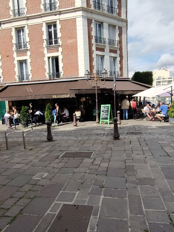 Restaurant Café de la Paix. à Poissy, France