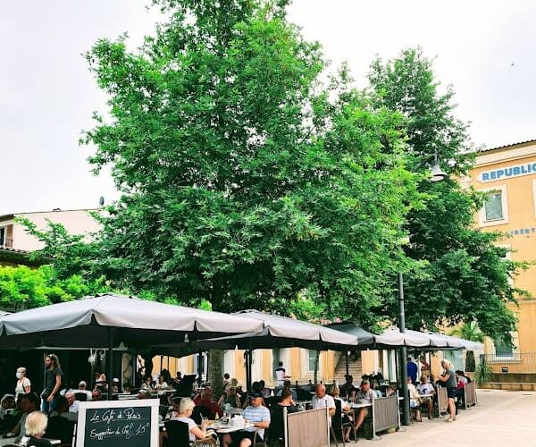 Restaurant Café de Paris à Vidauban, France
