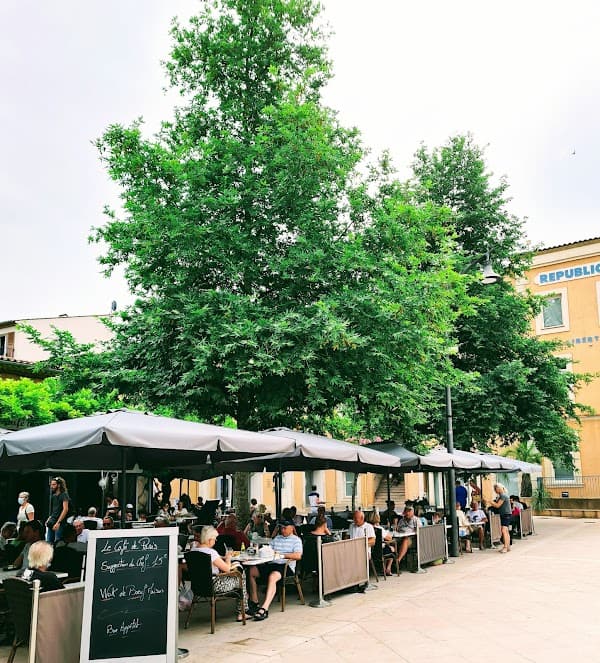 Restaurant Café de Paris à Vidauban, France