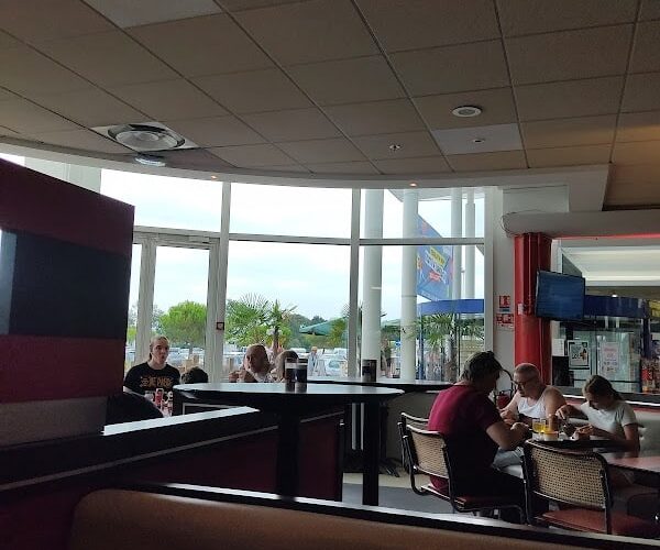 Restaurant Cafeteria L’odyssée Leclerc à Challans, France