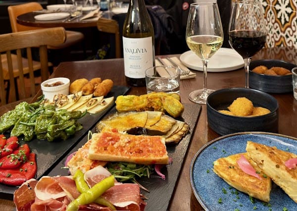 Restaurant Cañas y Tapas à Serris, France