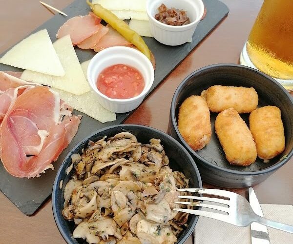 Restaurant Cañas y Tapas à Serris, France