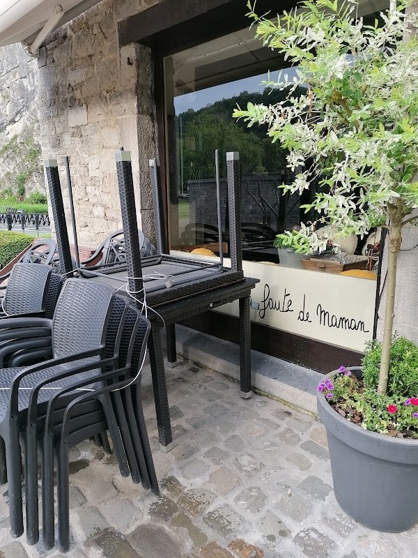 Restaurant C’est de la faute de maman – Petite restauration et brocante à Durbuy, Belgique