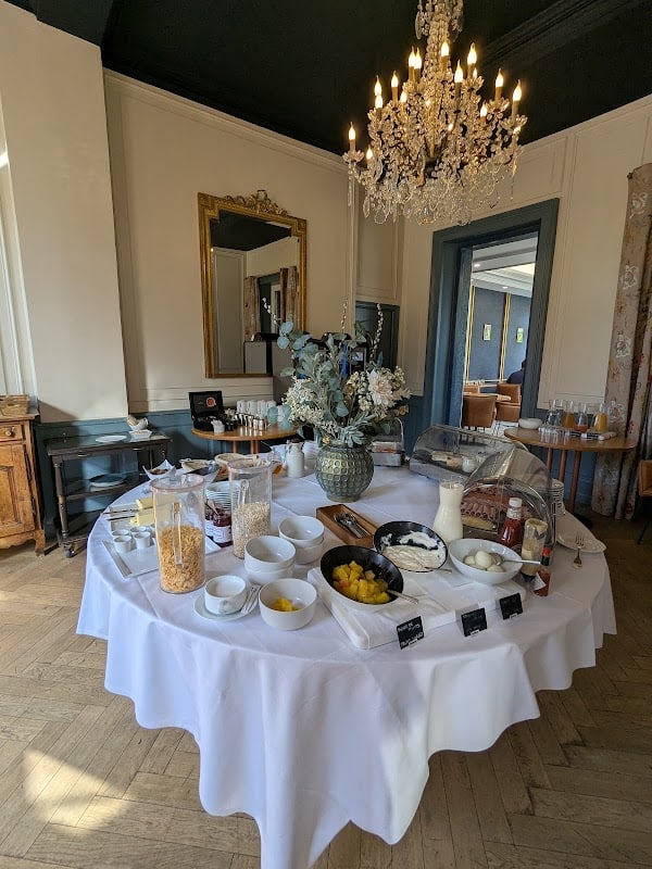 Restaurant Château de Sully à Sully, France