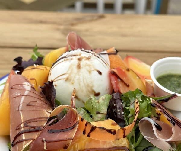 Restaurant Cheeky Family Guinguette à Lacanau, France