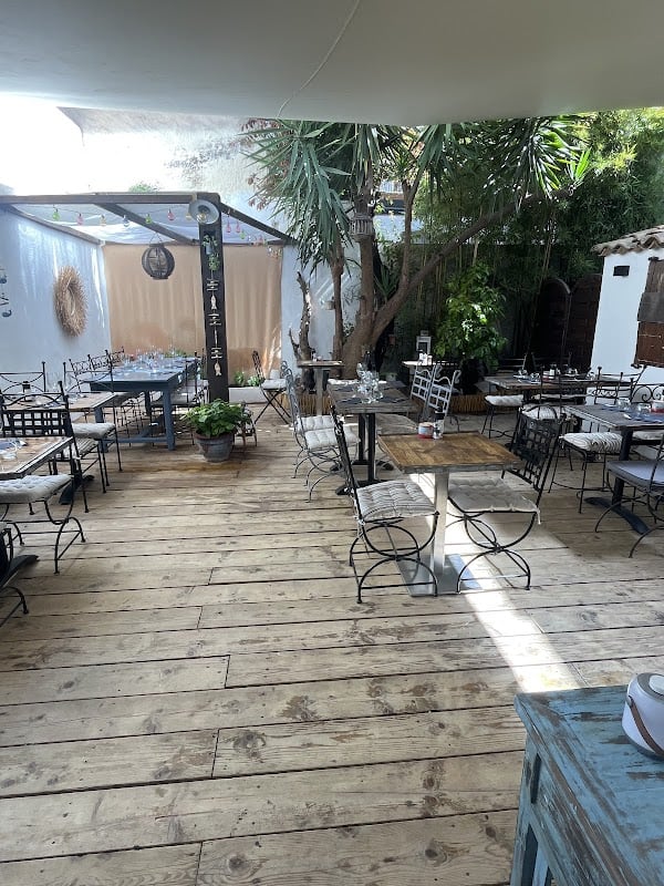 Chez Jeanne Restaurant à Aigues-Mortes, France