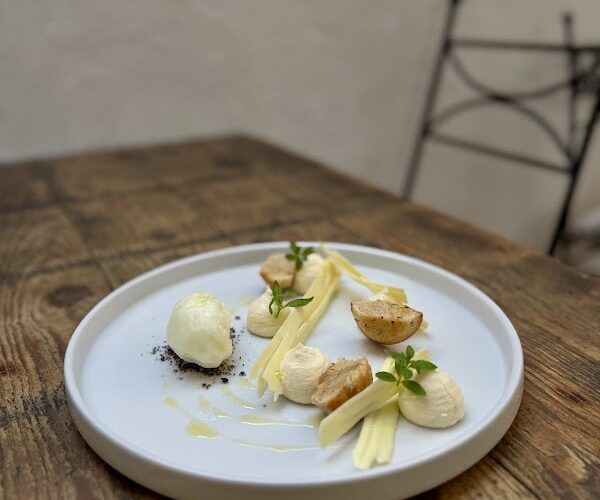 Chez Jeanne Restaurant à Aigues-Mortes, France