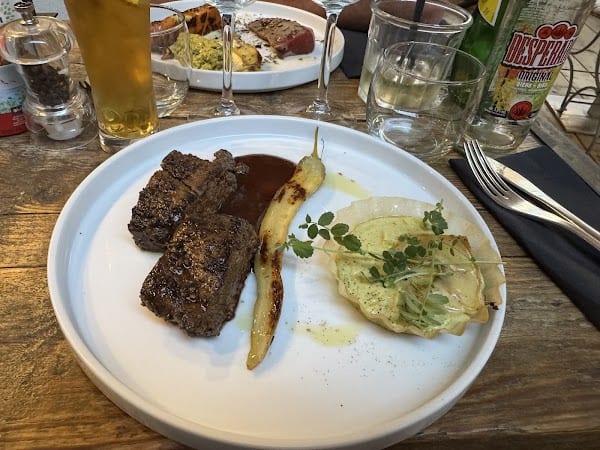 Chez Jeanne Restaurant à Aigues-Mortes, France