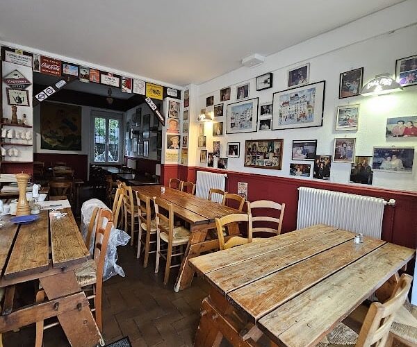 Restaurant Chez Papa à Saint-Denis, France