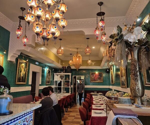 Restaurant Chez Tiouiche. à Versailles, France