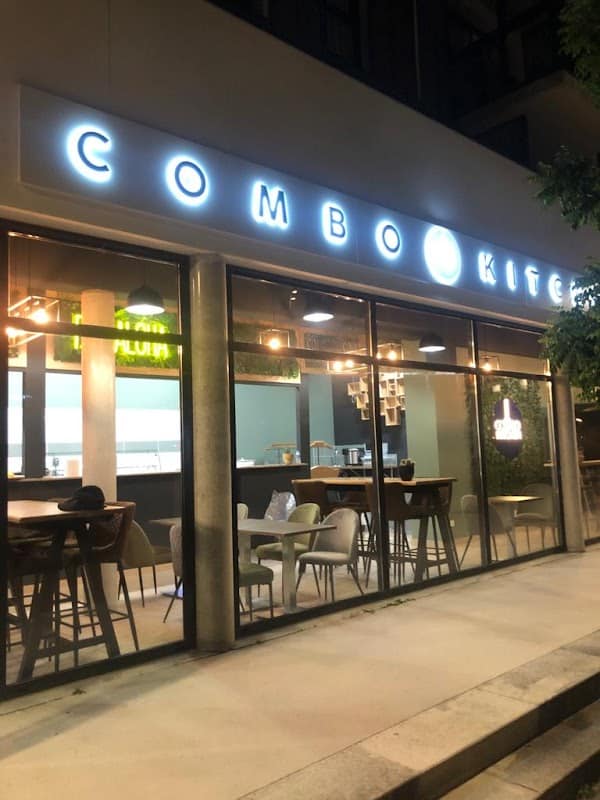 Restaurant COMBO KITCHEN à Margny-lès-Compiègne, France