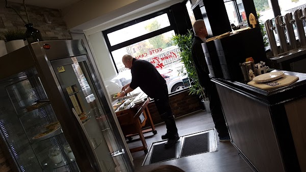 Restaurant Coté Canal à Saint-Denis, France