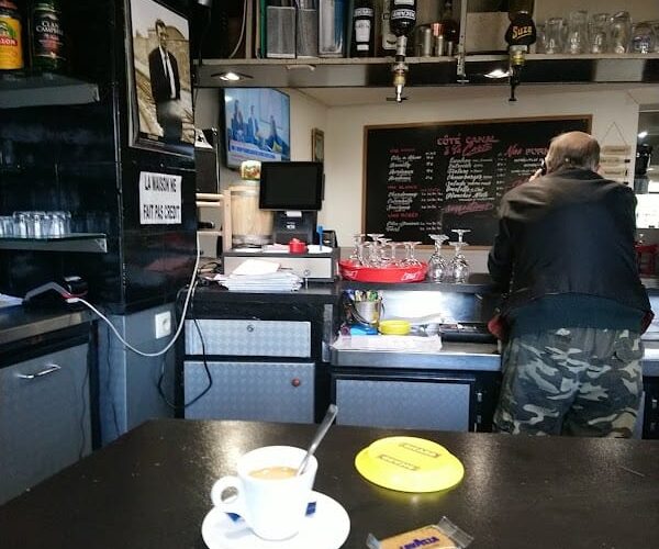 Restaurant Coté Canal à Saint-Denis, France