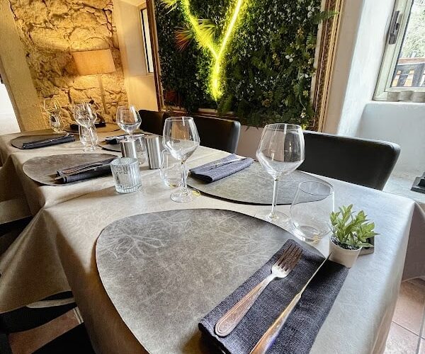 Restaurant Déjeunez Sous L’Arbre location de salle à Rousset, France