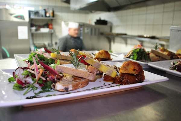 Restaurant Déjeunez Sous L’Arbre location de salle à Rousset, France