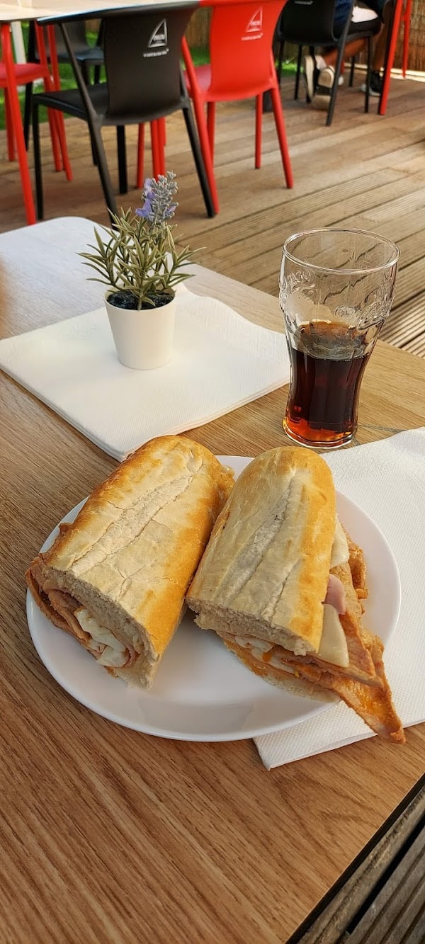 Restaurant Dennys Café Sàrl à Steinfort, Luxembourg