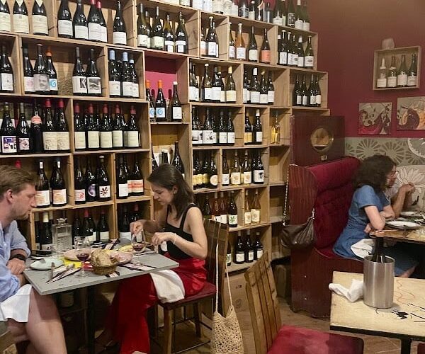 Restaurant Entre 2 Vins à Antibes, France