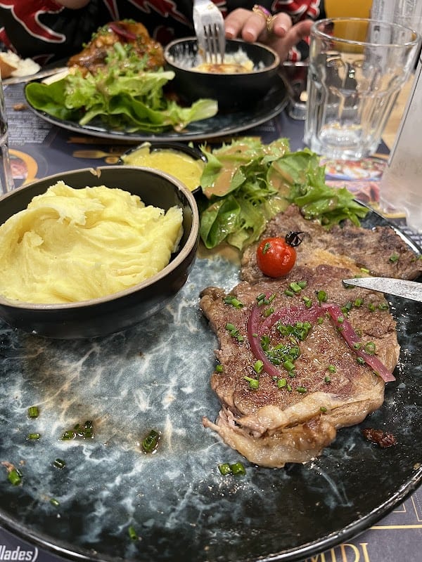 Éphémère Restaurant & Café à Mérignac, France