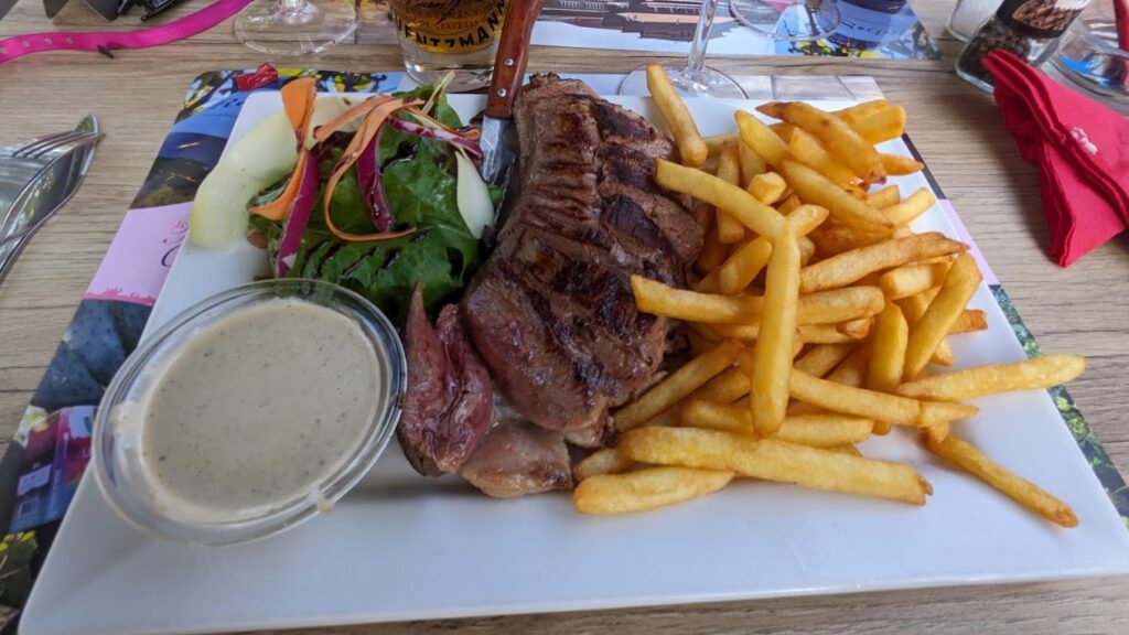 Food Family Brasserie Restaurant – Bessan 34550