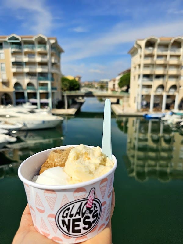 Restaurant Glacier Ness à Fréjus, France