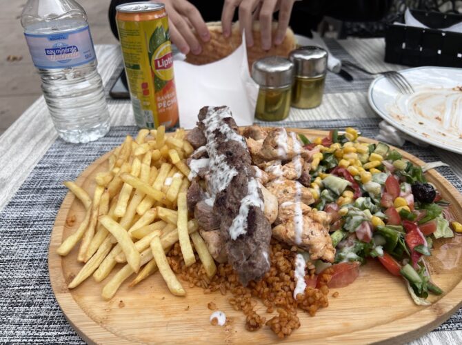 Grill istanbul Restaurant à Trets, France