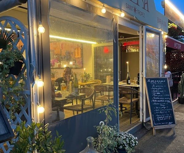 Restaurant HERA Bistrot-Bar à vin à Saint-Tropez, France