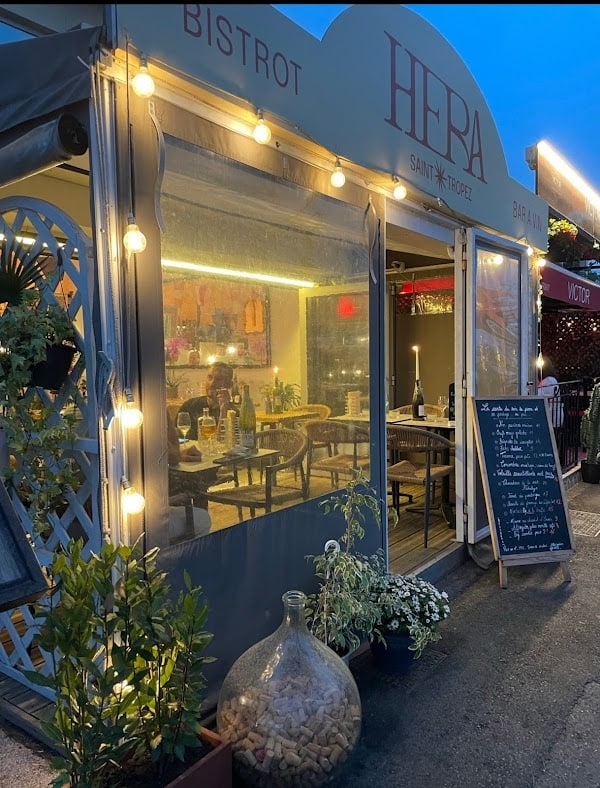 Restaurant HERA Bistrot-Bar à vin à Saint-Tropez, France