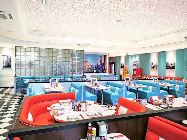 Restaurant Holly’s Dinner à Évreux, France