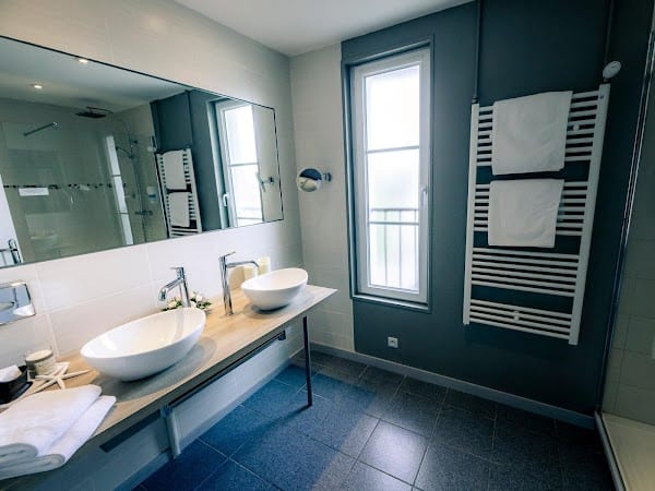 Hôtel Le Lion d’Or et Restaurant La Table du Lion à Bayeux, France