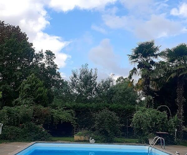 Hotel Restaurant Chez Germaine à Geüs-d'Oloron, France