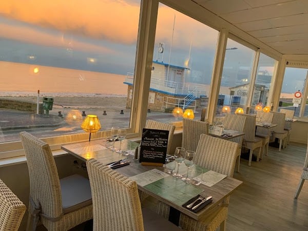 Hôtel Restaurant de la Mer à Langrune-sur-Mer, France