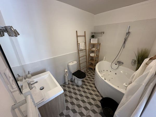 Hotel Restaurant Le Saint Louis à Aigues-Mortes, France