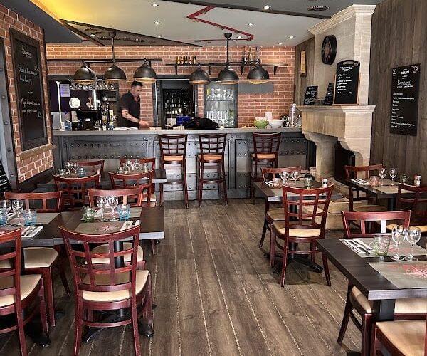 Hotel-Restaurant Les Alizes à Courseulles-sur-Mer, France