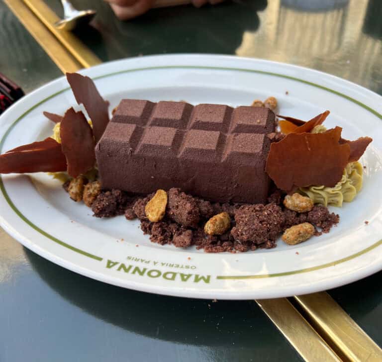 Baretta di cioccolato madonna – Madonna – France – Paris