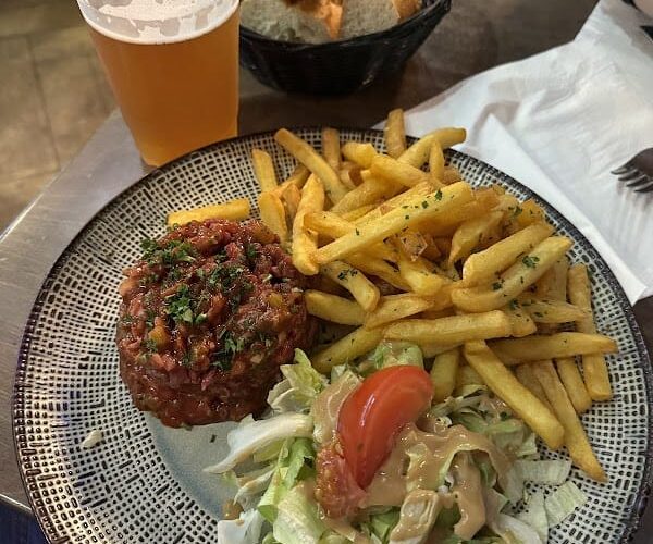 Restaurant La 3ème Mi-Temps à Saint-Denis, France