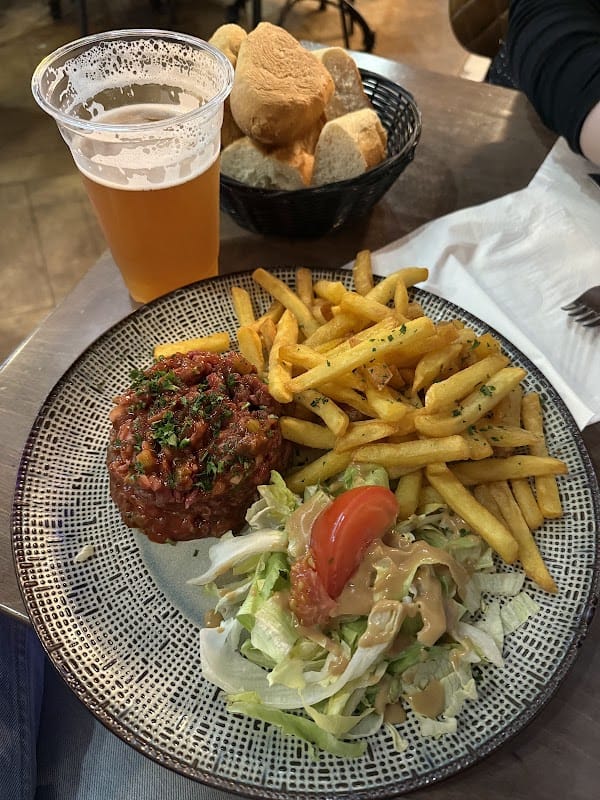 Restaurant La 3ème Mi-Temps à Saint-Denis, France