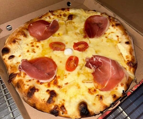 Restaurant La cabane à pizza à Courseulles-sur-Mer, France