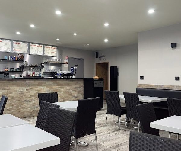 Restaurant La Cour Neuve à Cluses, France